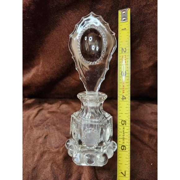 Vintage L.E. Smith Medallion 1940s Perfume Bottle Victorian Style Clear Glass - Picture 2 of 4